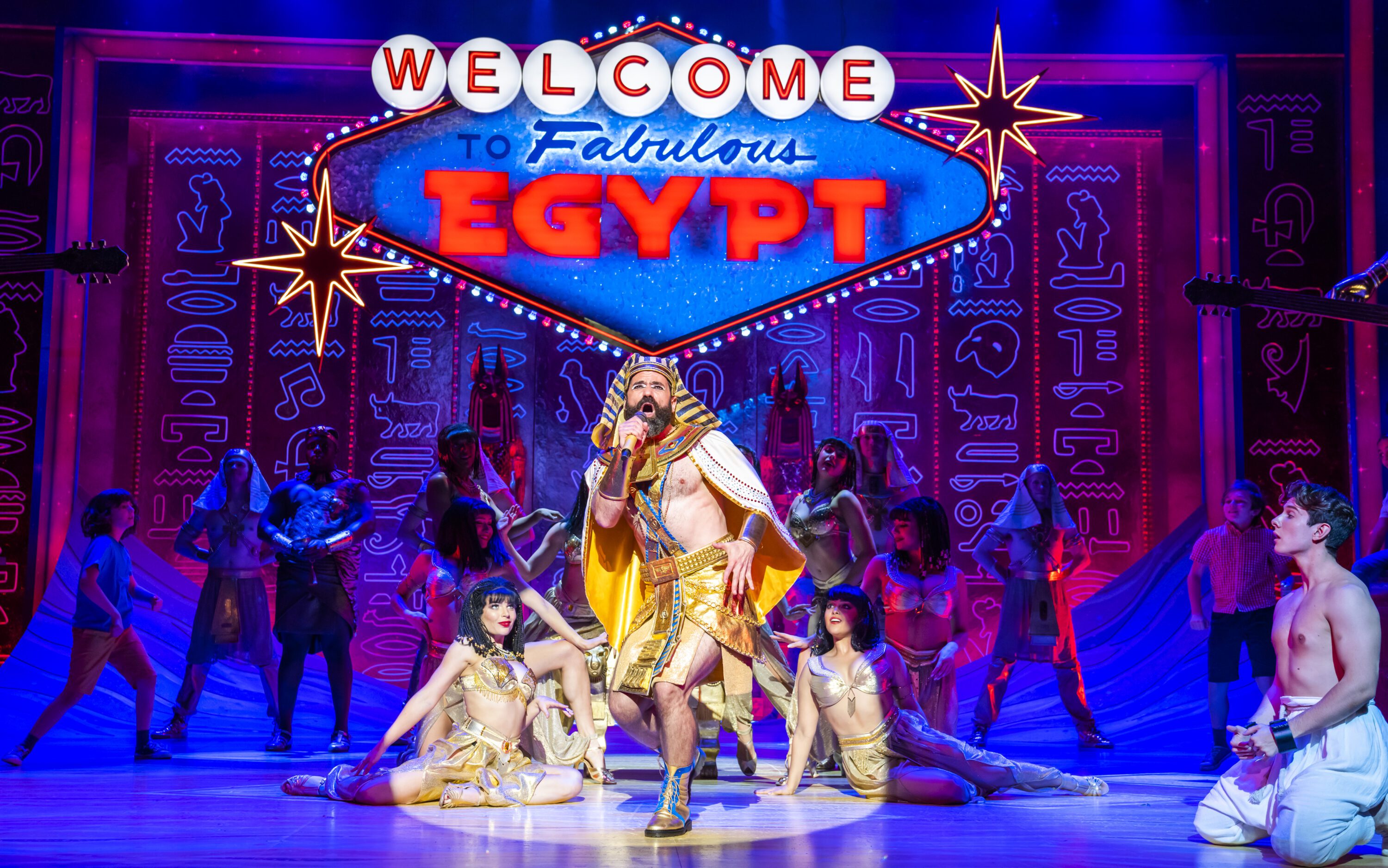 Joseph And The Amazing Technicolor Dreamcoat Returns To Toronto ADDICTED   Bobby Windebank Pharaoh Jac Yarrow Joseph And The Comapny Of Joseph And The Amazing Technicolor Dreamcoat Photographer Tristram Kenton 3000x1877 