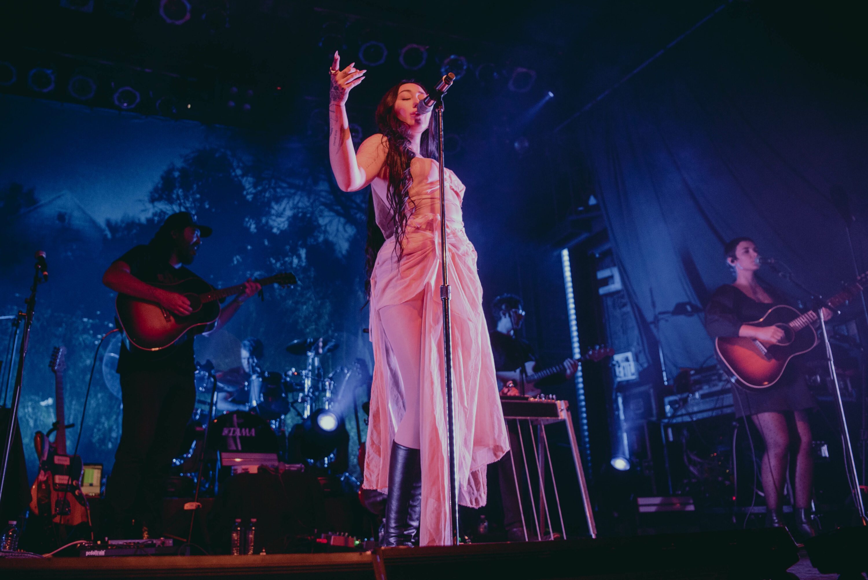 LIVE IN PHOTOS: Noah Cyrus at Phoenix Concert Theatre in Toronto |ADDICTED